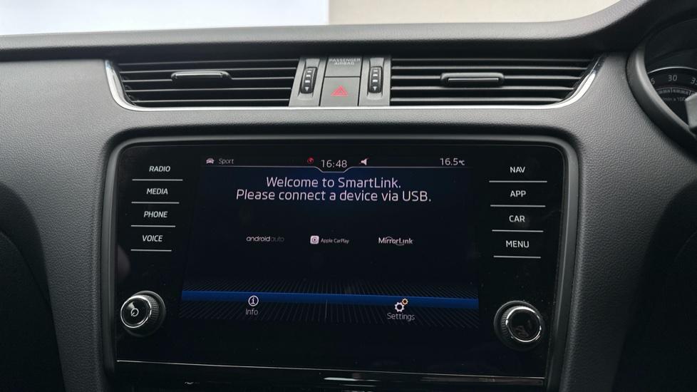 Apple Car Play & Android Auto