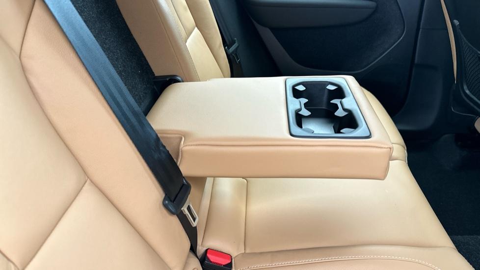 Rear Armrest/ Cup Holder