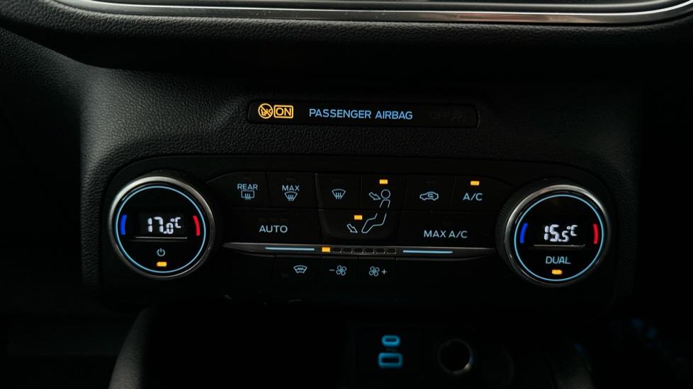 Air Conditioning /Dual Climate Control 