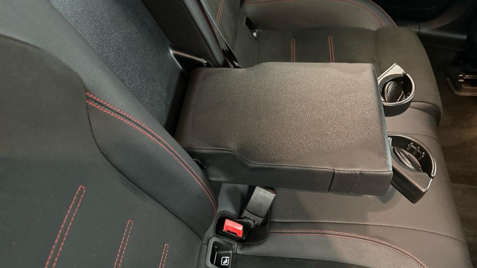 Rear Armrest/ Cup Holder