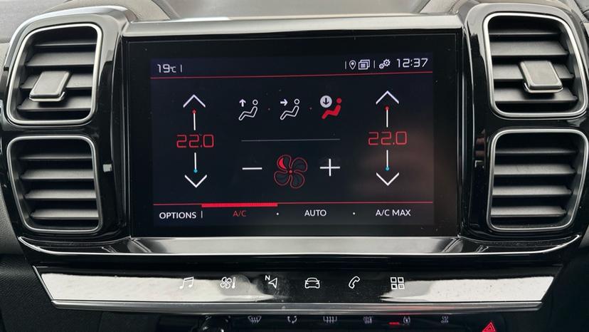 Dual Climate Control  / Air Conditioning 
