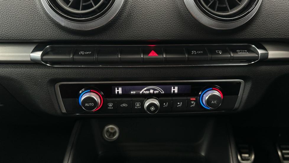 Auto Stop/Start/Air Conditioning /Dual Climate Control 