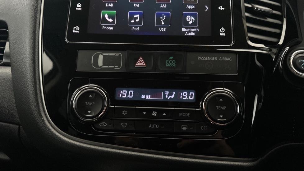 Dual Climate Control / Air Conditioning 