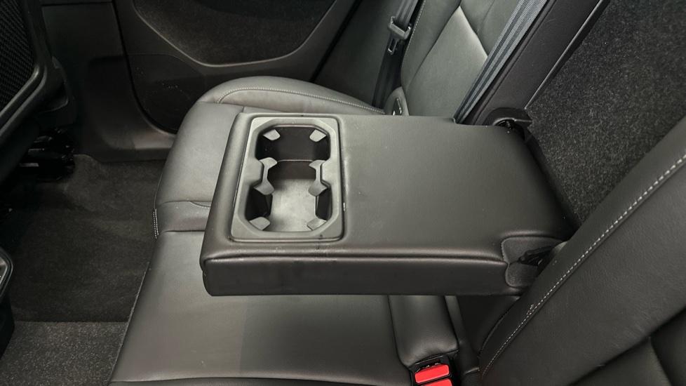 Rear Armrest/ Cup Holder