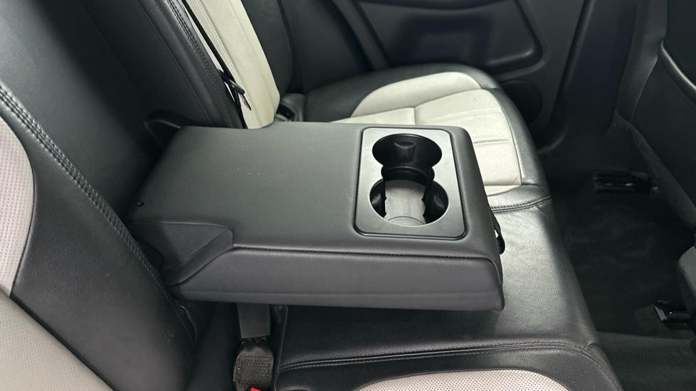 Rear Armrest/ Cup Holder