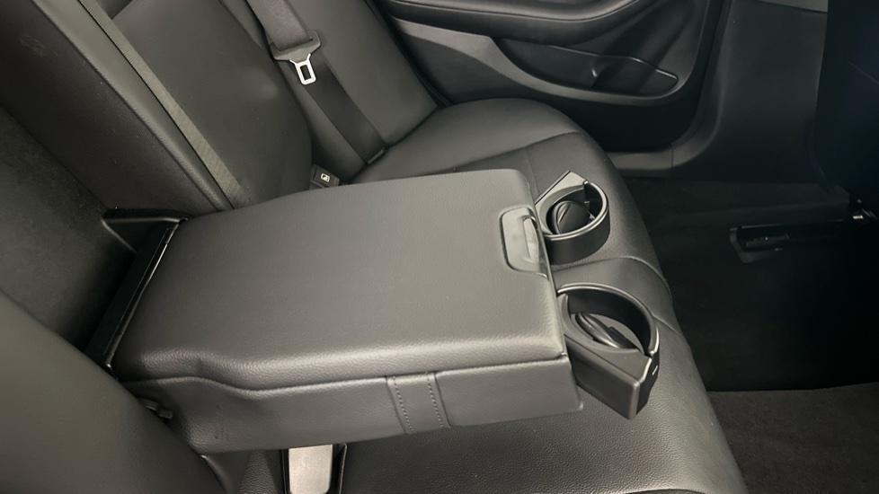 Rear Armrest/ Cup Holder