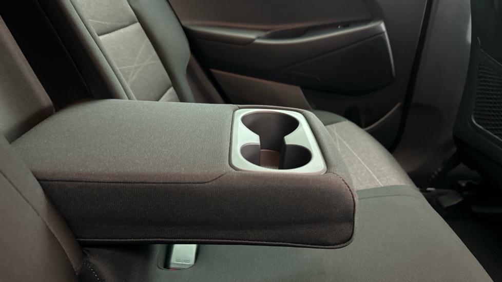 Rear Armrest/ Cup Holder