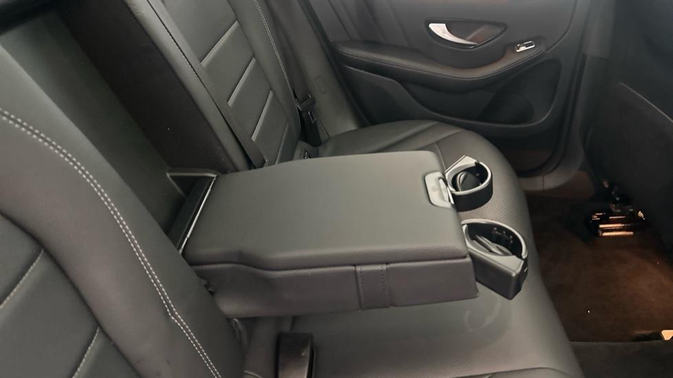 Rear Armrest/ Cup Holder