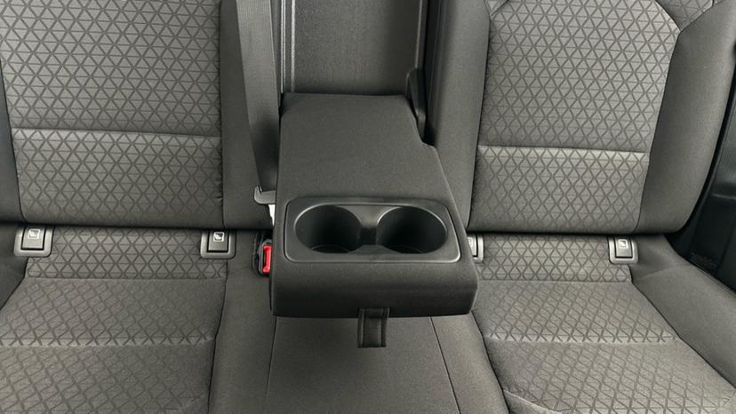 Rear Armrest/ Cup Holder