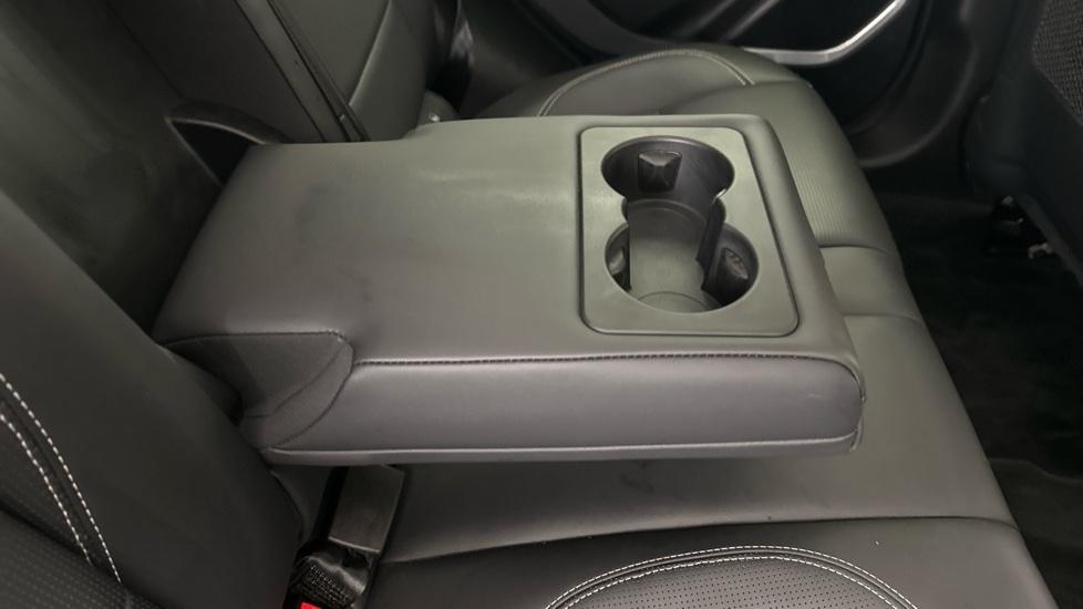 Rear Armrest/ Cup Holder