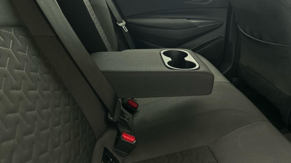 Rear Armrest/ Cup Holder