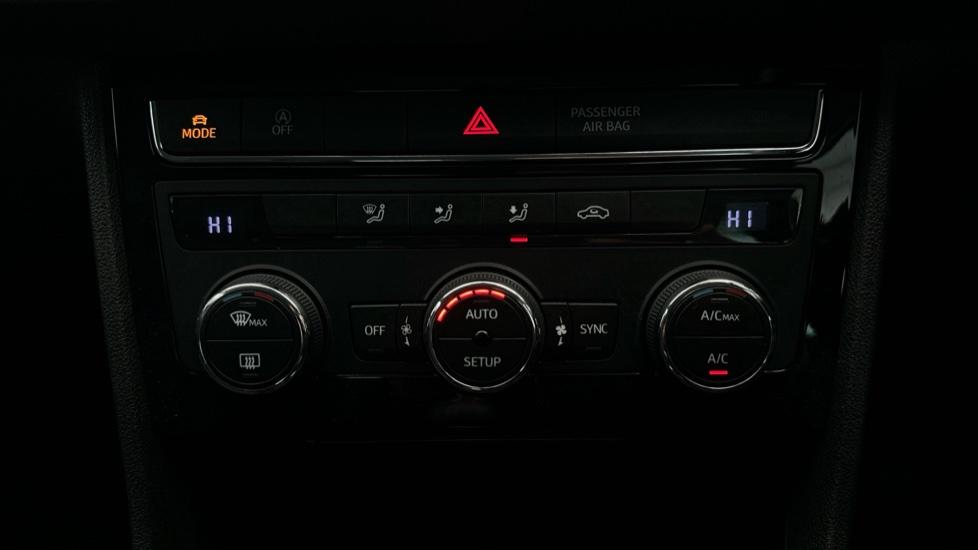 Air Conditioning /Dual Climate Control 