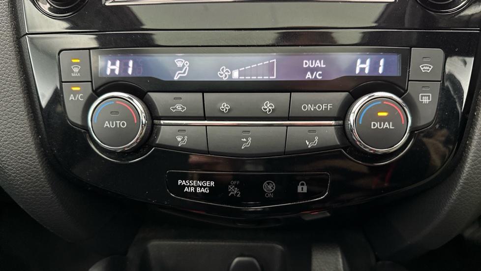 Air Conditioning /Dual Climate Control 