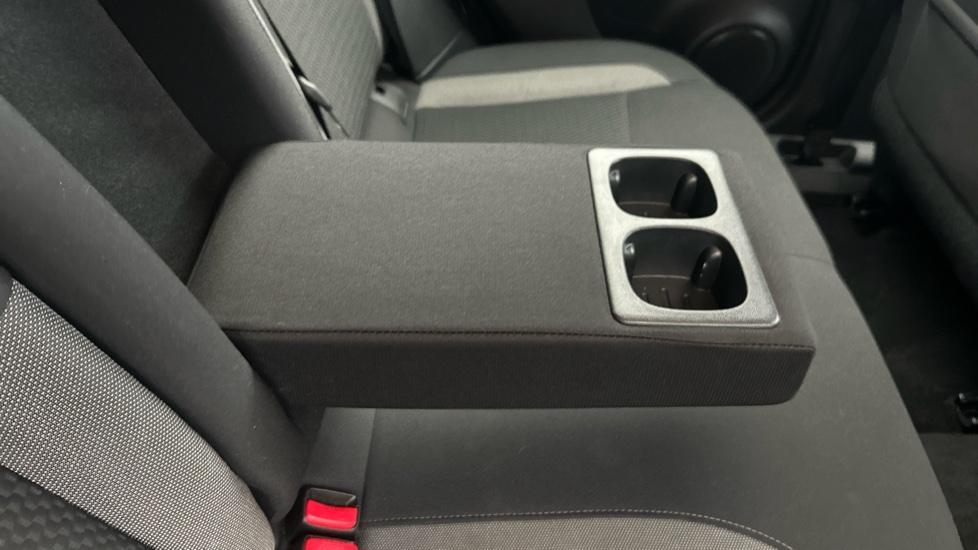 Rear Armrest/ Cup Holder