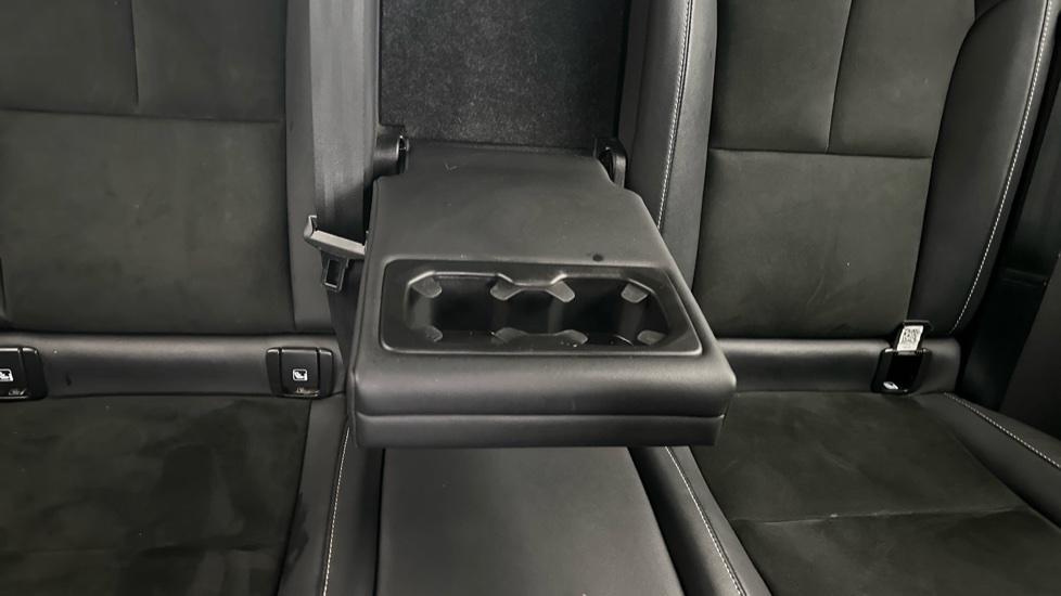 Rear Armrest/ Cup Holder