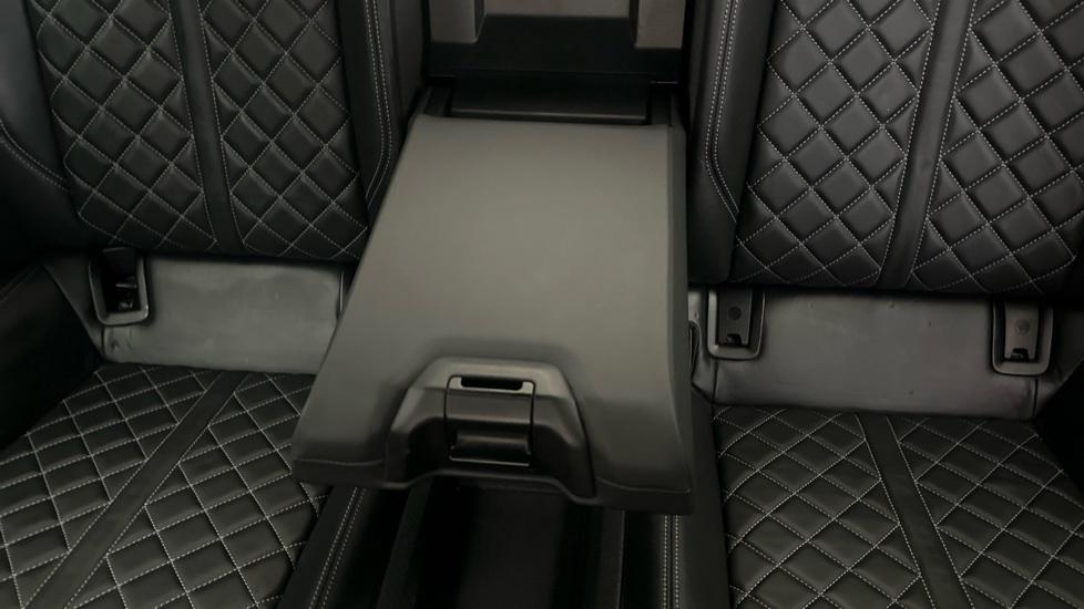 Rear armrest 