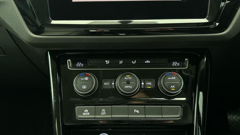 Air Conditioning /Dual Climate Control /Auto Stop/Start 