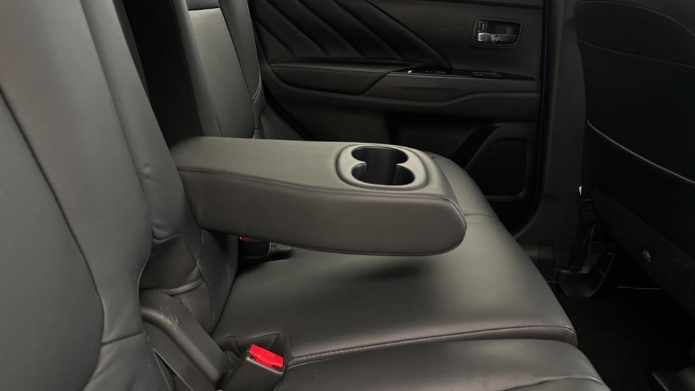 Rear Armrest/ Cup Holder