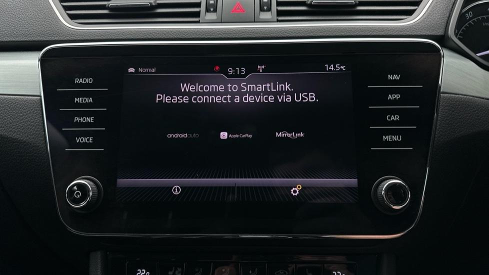 Apple Car Play & Android Auto