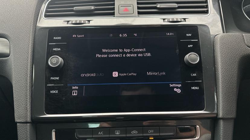 Apple Car Play & Android Auto