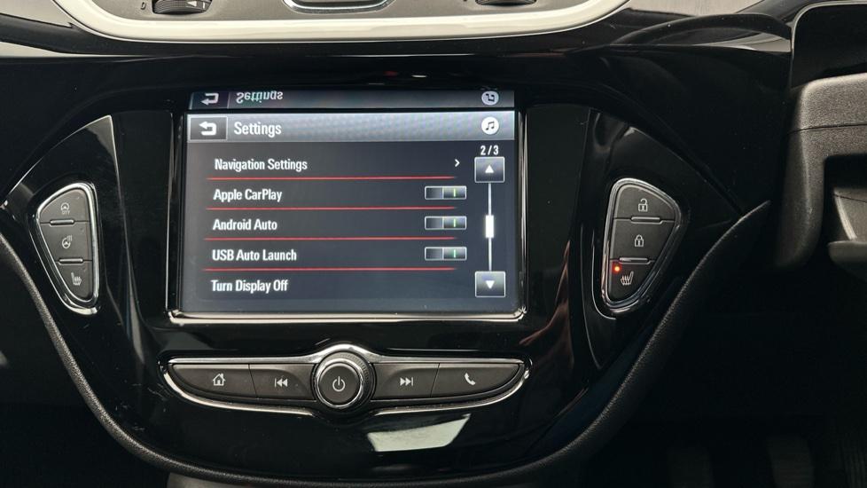 Apple Car Play & Android Auto