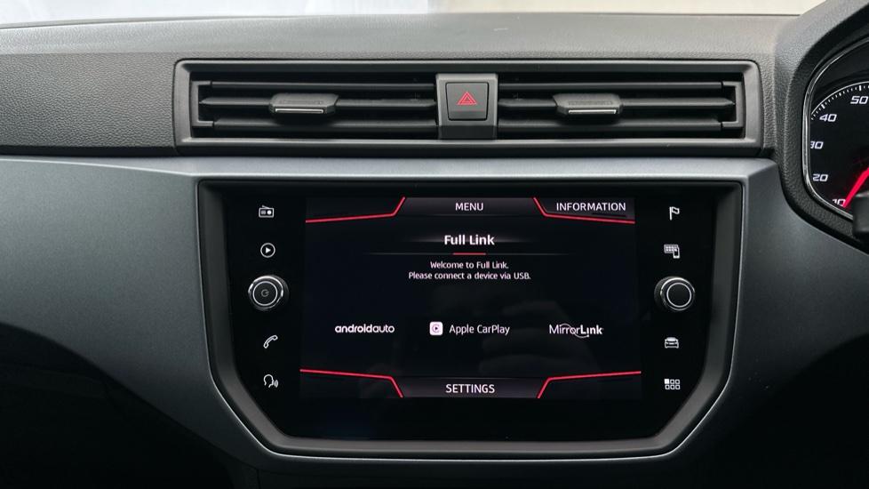 Apple Car Play & Android Auto