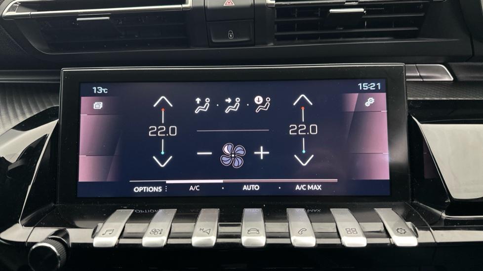 Dual Climate Control  / Air Conditioning 