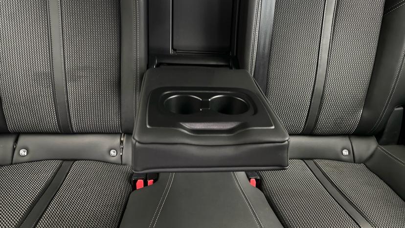 Rear Armrest/ Cup Holder