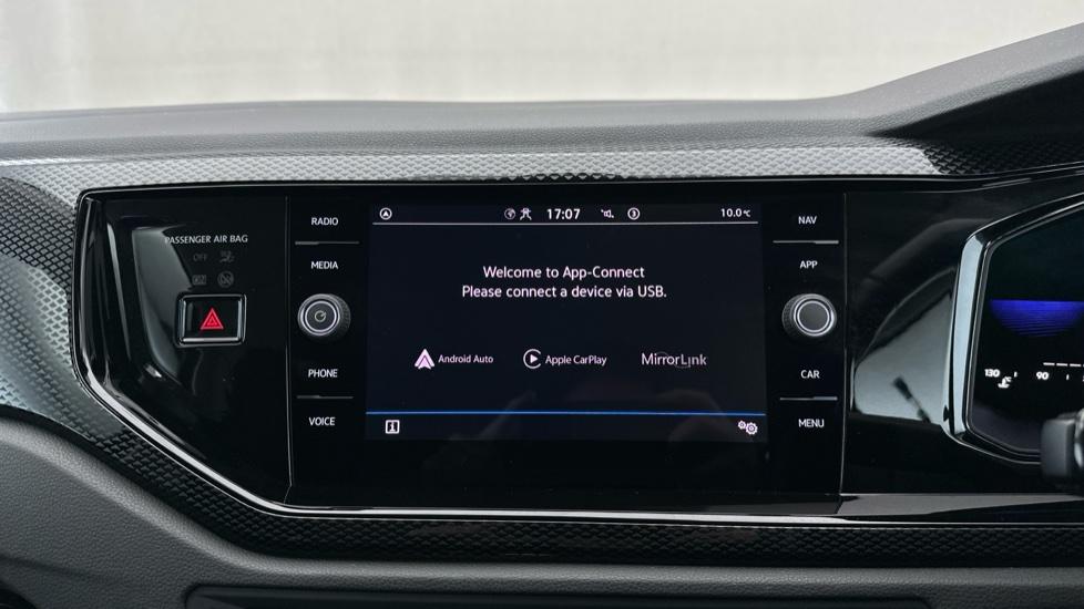 Apple Car Play & Android Auto