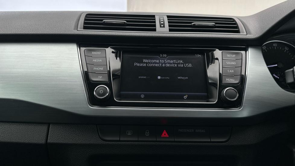 Apple Car Play & Android Auto