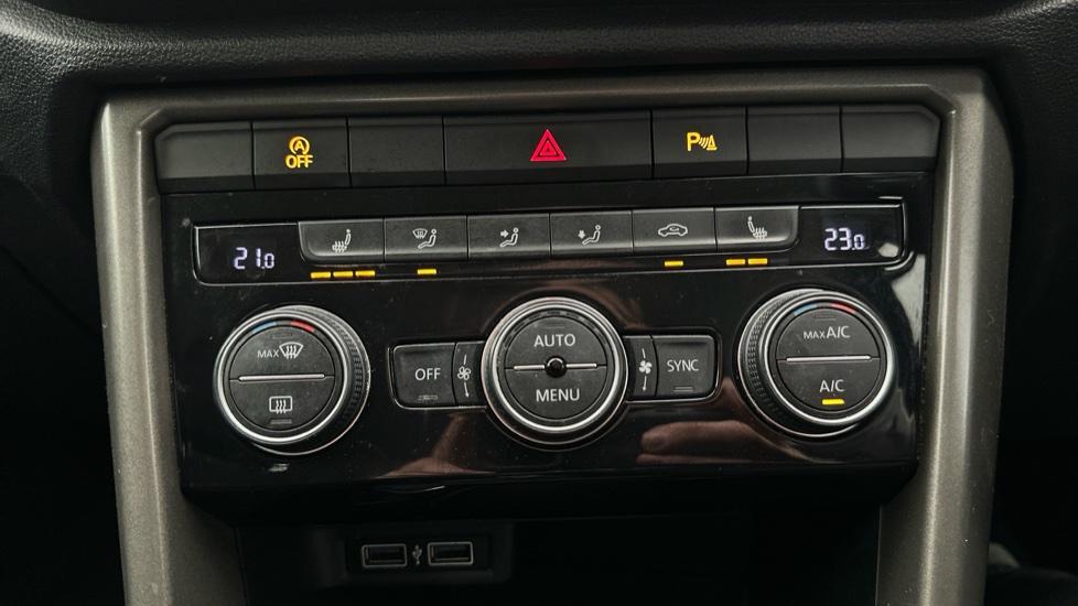 Air Conditioning /Dual Climate Control 