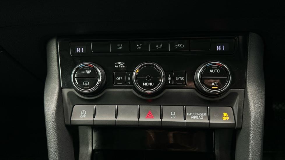 Air Conditioning /Dual Climate Control /Auto Stop/Start 