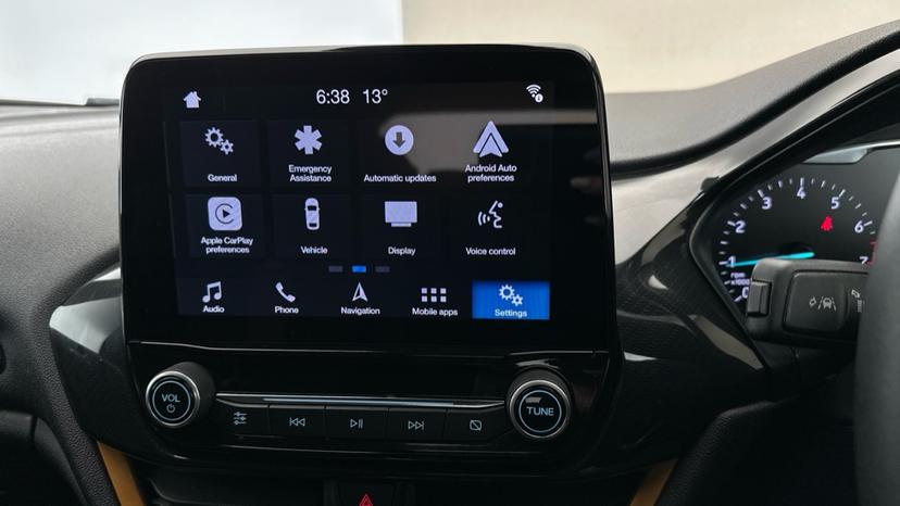 Apple CarPlay / Android Auto 