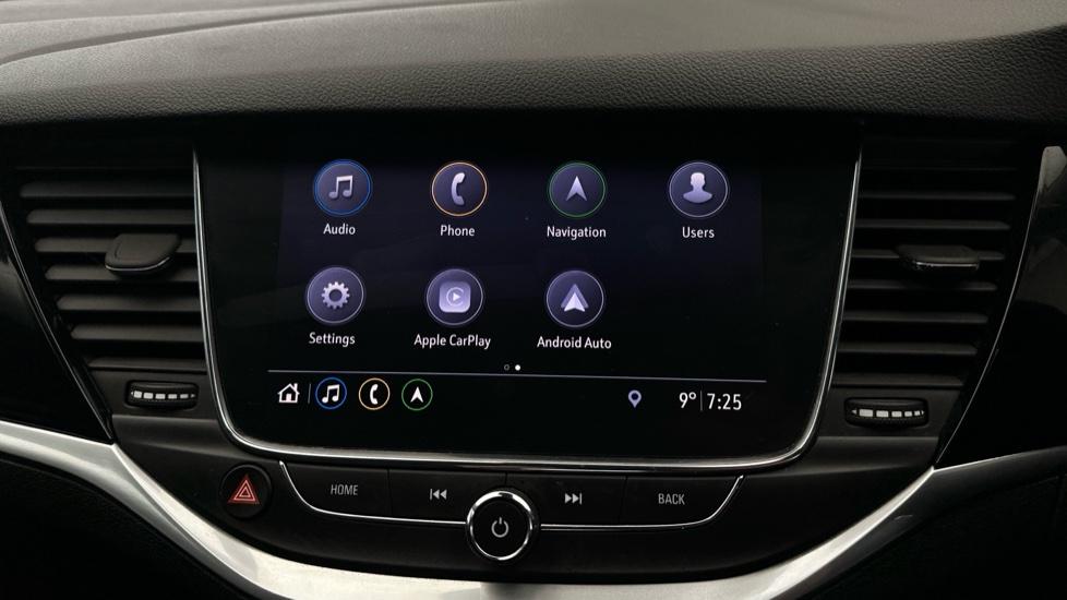 Apple Car Play & Android Auto