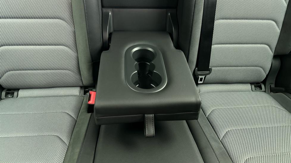 Rear Armrest/ Cup Holder