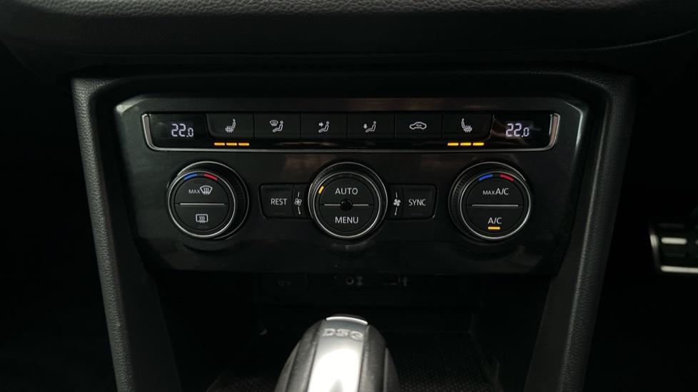 Air Conditioning /Dual Climate Control /Heated Seats 