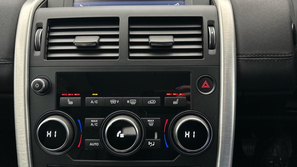 Dual Climate Control  / Air Conditioning  / Heated Seats 