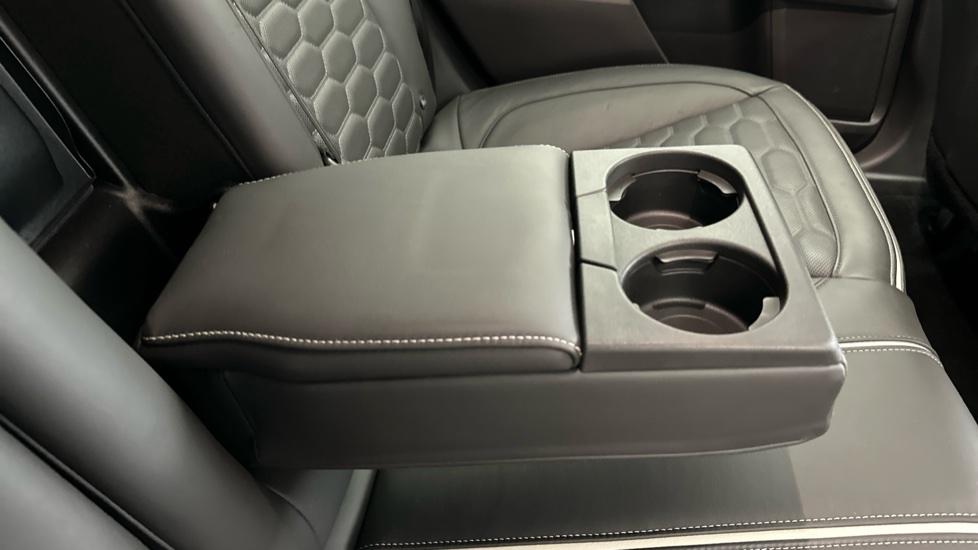 Rear Armrest/ Cup Holder