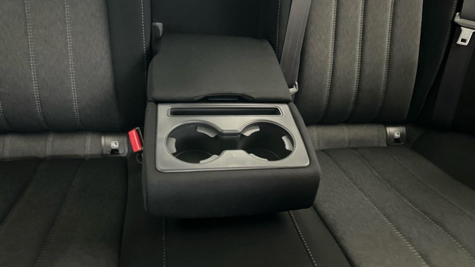 Rear Armrest/ Cup Holder