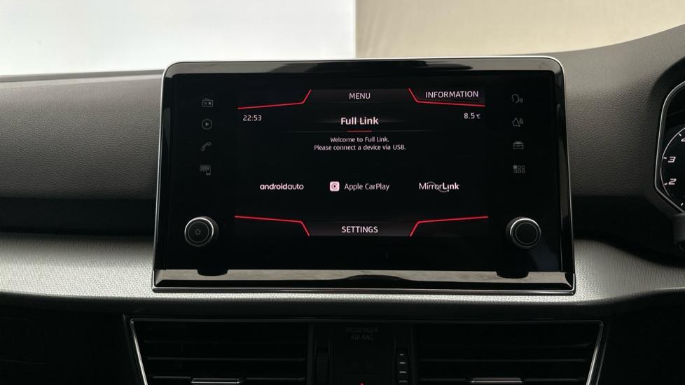 Apple Car Play & Android Auto