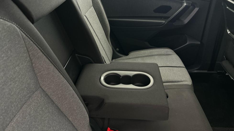 Rear Armrest/ Cup Holder