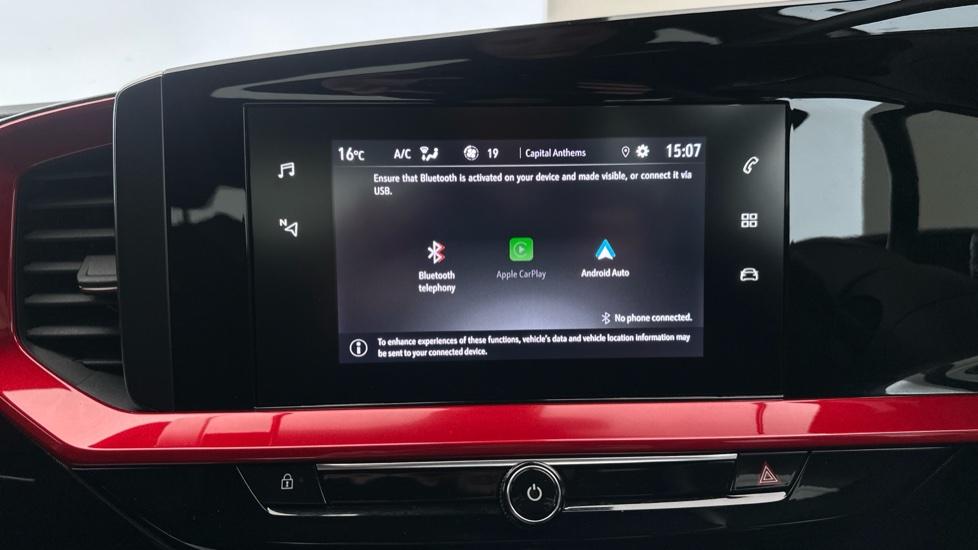 Bluetooth / Apple CarPlay / Android Auto 