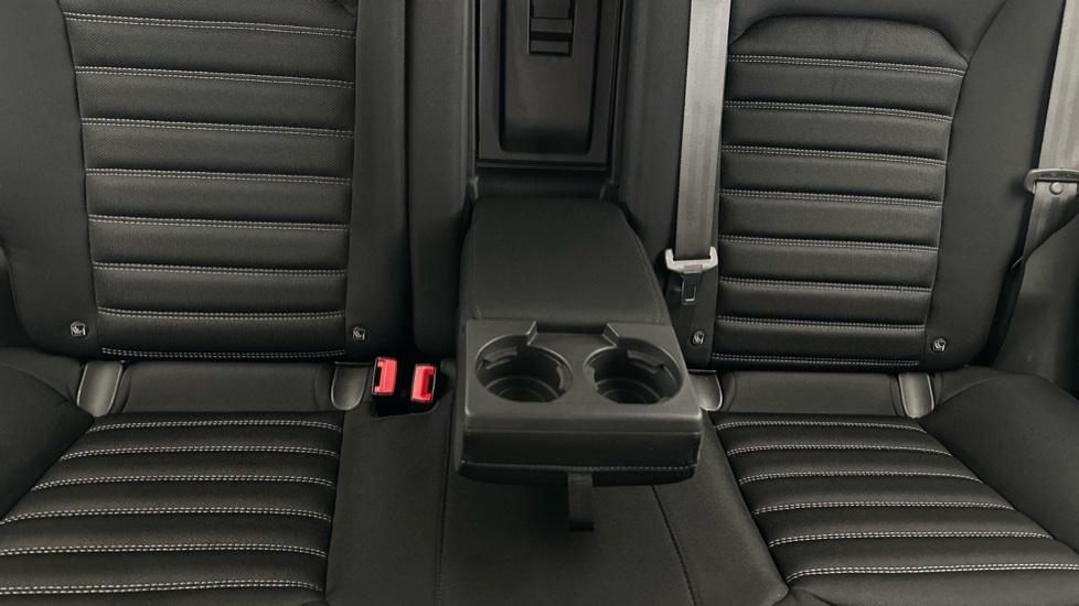 Rear Armrest/ Cup Holder