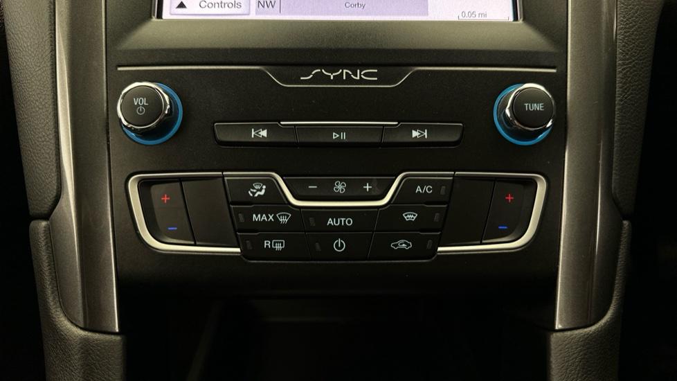 Air Conditioning /Dual Climate Control 