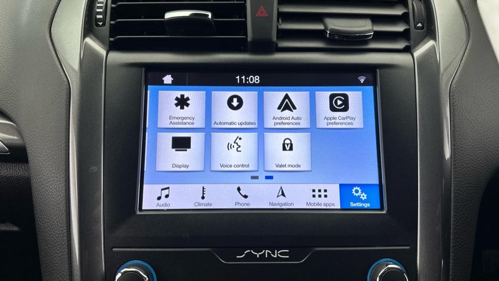 Apple Car Play & Android Auto