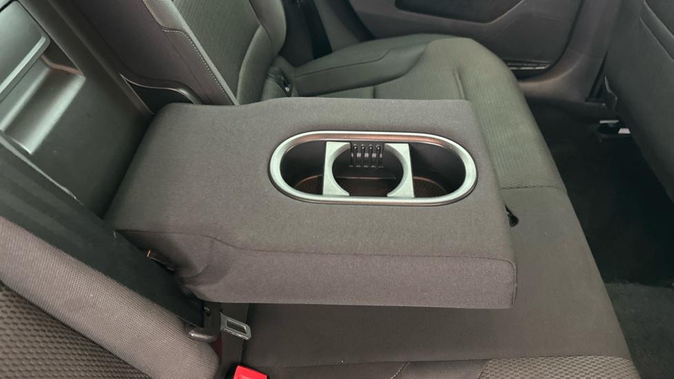 Rear Armrest/ Cup Holder