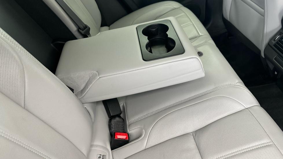 Rear Armrest/ Cup Holder