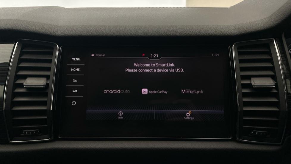 Apple Car Play & Android Auto