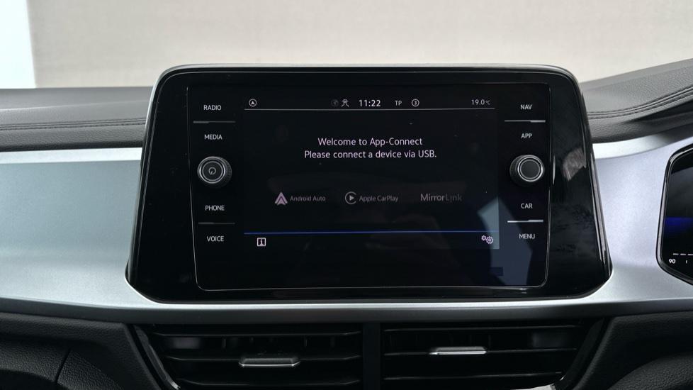 Apple Car Play & Android Auto