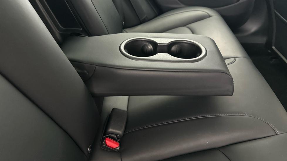 Rear Armrest/ Cup Holder